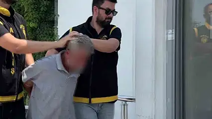 Mağazadan takıları çalan hırsızdan pes dedirten savunma