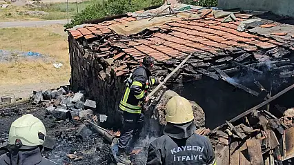 Kayseri'de müstakil evin kömürlüğünde çıkan yangın büyümeden söndürüldü