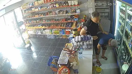 Osmaniye'de nefes borusuna şeker kaçan bakkalı polis memuru kurtardı
