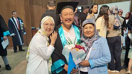 Niğde'de 64 yaşında mezuniyet gururu yaşadı
