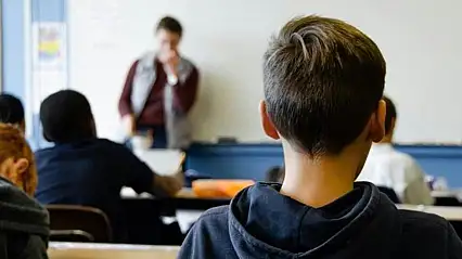 Sessiz tehlike! Gençler arasında yalnızlık hızla artıyor
