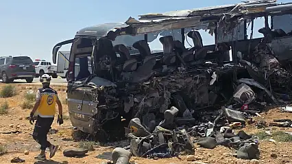 Suriye'de iki otobüs kafa kafaya çarpıştı: 35 ölü, 30 yaralı