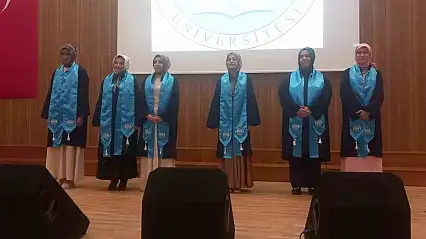 Tamamına yakınını kız öğrencilerin oluşturduğu fakültede mezuniyet coşkusu