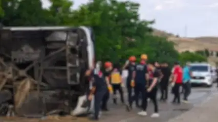 Tekirdağ-Kayseri seferini yapan yolcu otobüsü devrildi: 1 ölü, 41 yaralı