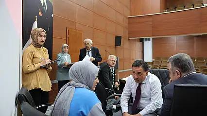 Vali Gökmen Çiçek vatandaşla bir araya geldi