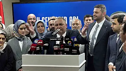AK Parti'ye geçen Keçiören Belediye Başkanı Özarslan: