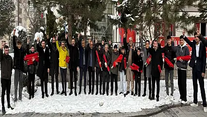 MHP Talas İlçe Başkanlığı, ilçeyi kırmızı beyaza boyadı