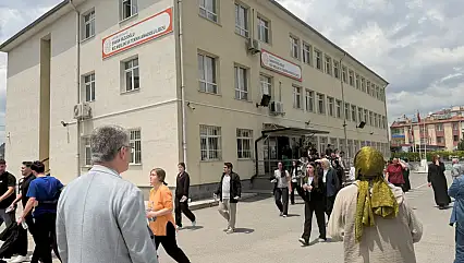 Milletvekili Çopuroğlu, TYT'ye giren adayları yalnız bırakmadı