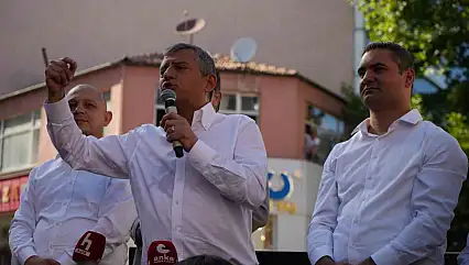 Özgür Özel'den yeni parti sinyali: Ya partimizi geri alacağız ya yeni bir yol açacağız