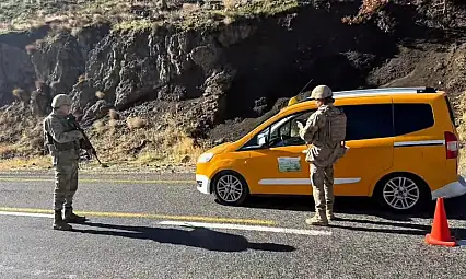 81 ilde göçmen kaçakçılığı operasyonu: 687 düzensiz göçmen yakalandı