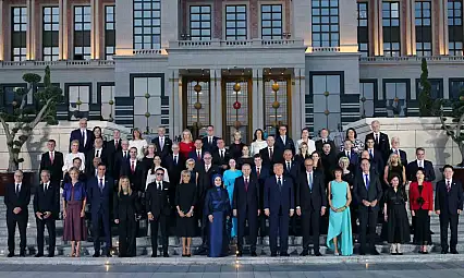 NATO liderleri Külliye'de aile fotoğrafında buluştu
