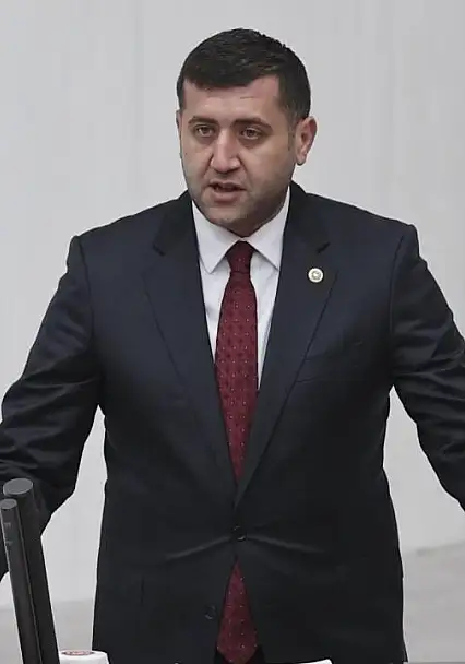 MHP'li Ersoy, kokpit ve kabin ekiplerinin yeşil pasaport talebini TBMM gündemine taşıdı