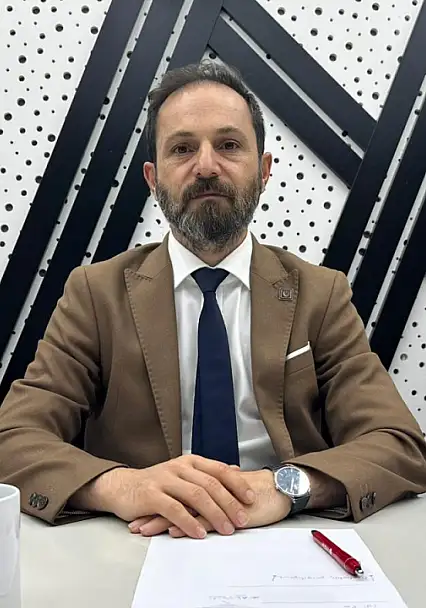 Özcan: Siyasi ikbal değil, vatandaşın geçimi öncelik olmalı