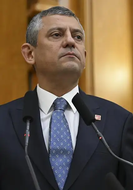 Özgür Özel, Yeni Parti'nin Genel Başkanı seçildi