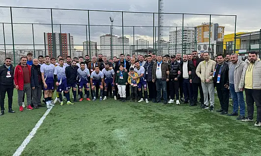 Baki Ersoy'dan Kayseri Ülküspor'a şampiyonluk maçında destek