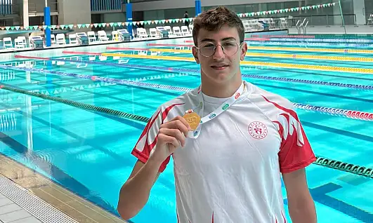 'Herkes İçin Yüzme Projesi'nde Kayserili sporcu Yiğit Ahmet şampiyon oldu