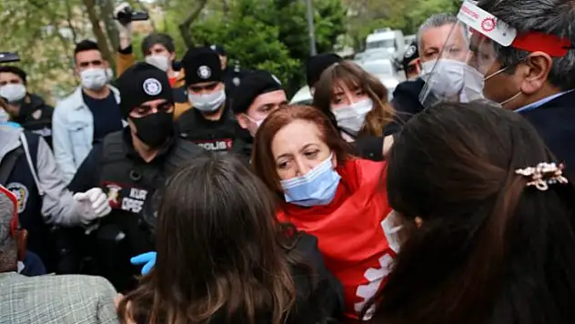 1 MAYIS KUTLAMAK İSTEYEN DİSK GENEL BAŞKANI VE YANINDAKİLER GÖZALTINDA