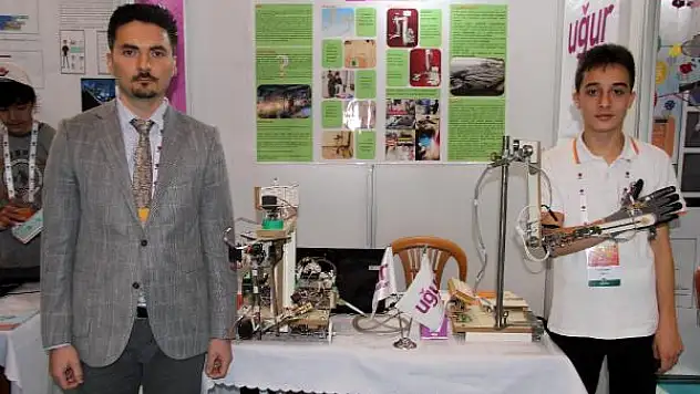 14 yaşındaki Artun, Mehmetçik için 'robot kol' geliştirdi