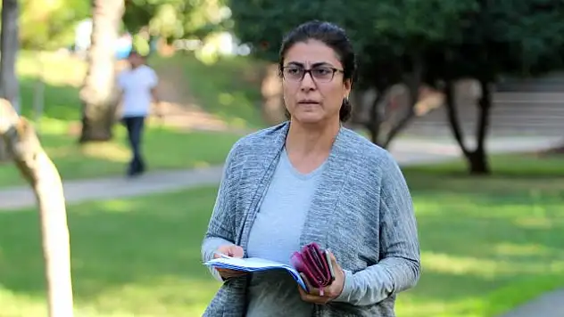 2 ÇOCUK ANNESİ KADIN İŞTEN ÇIKARILMA SEBEBİNİ DUYUNCA ŞOK OLDU