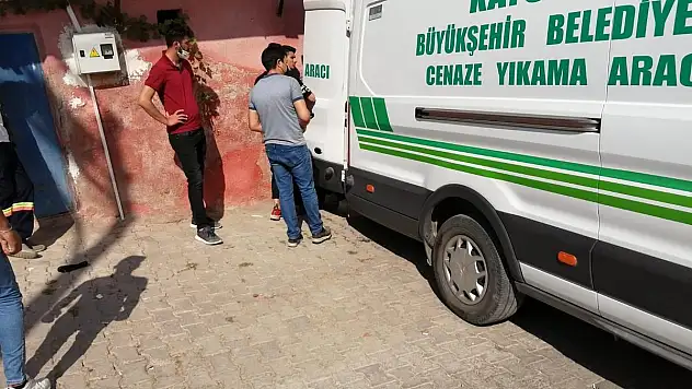 21 YAŞINDAKİ GENÇ TABANCA İLE İNTİHAR ETTİ