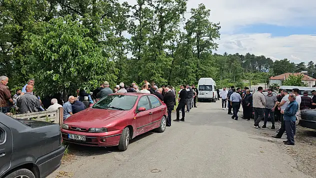 28 yaşındaki genç evinde ölü bulundu, kız arkadaşı gözaltında