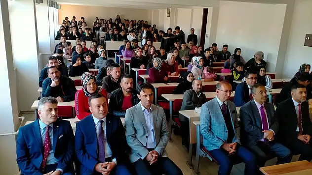 29 EKİM'E ÖZEL 29 ADET ÇANTA DAĞITILDI