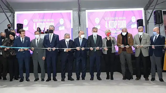 4. KAYSERİ KİTAP FUARI 'SEZAİ KARAKOÇ' ANISINA KAPILARINI AÇTI