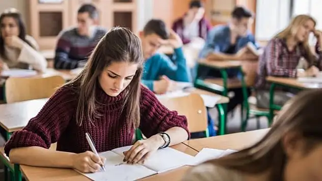 4 LİSE TÜRÜNDE DAHA YÜZ YÜZE EĞİTİM BAŞLIYOR