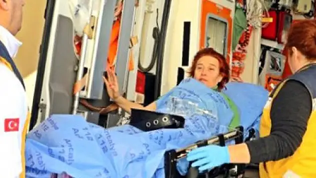 47 YAŞINDAKİ KADIN, GÜRÜLTÜ KAVGASINDA BIÇAKLANDI