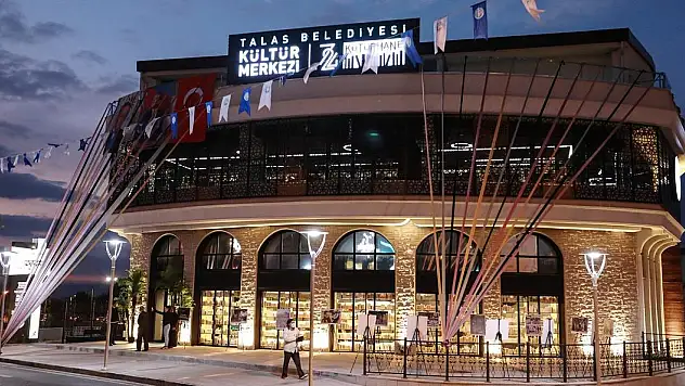 7/24 KÜTÜPHANEYE 22 BİN ZİYARETÇİ