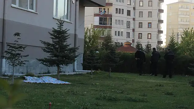  7. Kattan Düşen Kadın Hayatını Kaybetti 