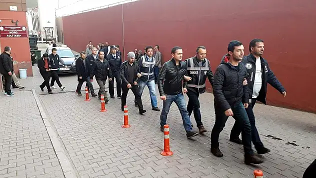 9 Fetö Şüphelisi Adliyeye Sevkedildi