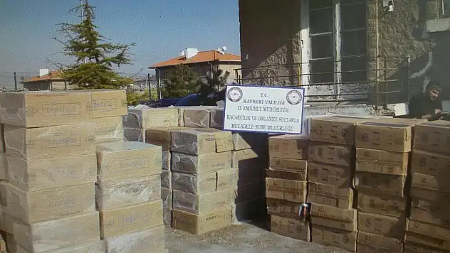 90 bin paket kaçak sigara ele geçirdi