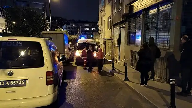 90 YAŞINDAKİ KADIN KIZININ CESEDİ İLE 3 GÜN AYNI EVDE YAŞADI