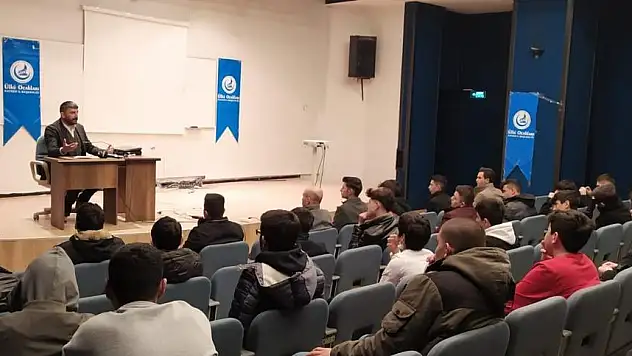 AÇIKGÖZ, 'KARİYER PLANLAMA GÜNLERİ' SEMİNERİNE KATILDI