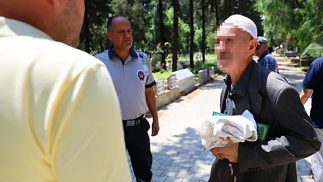 Adana'da 'Hocayım' dedi! 'İşçi' çıktı