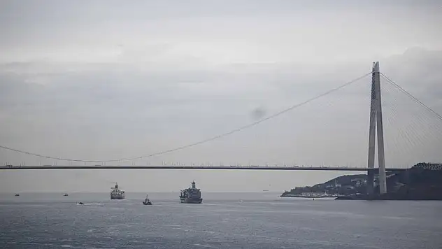 ABD SAVAŞ GEMİSİ İSTANBUL BOĞAZI'NDAN GEÇTİ