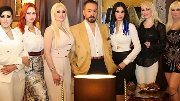 Adnan Oktar, Kedicikleri 'Turnike' Yöntemiyle Kandırmış