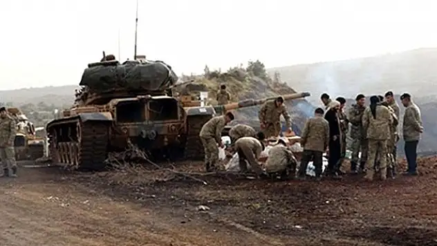 AFRİN'DEKİ ÜS BÖLGESİNE SALDIRI: 2 ASKER YARALANDI
