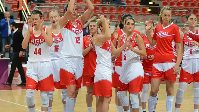 AGÜSPOR AVRUPA'DA SİFTAH YAPTI: 67-62