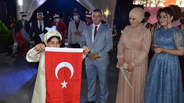 AHMET BİLAL, ERKEKLİĞE ADIMI ATTI