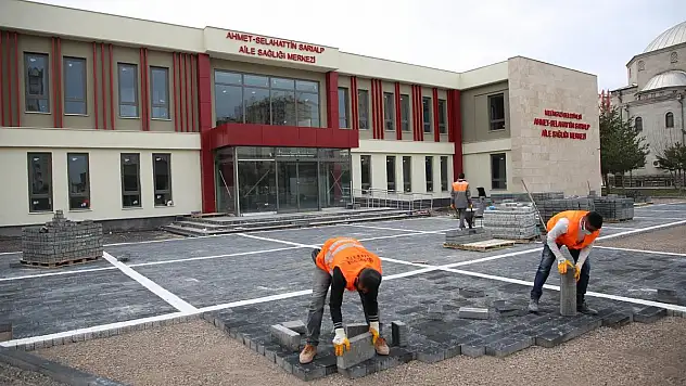 AHMET-SELAHATTİN SARIALP AİLE SAĞLIĞI MERKEZİNE ÇEVRE VE PEYZAJ DÜZENİ