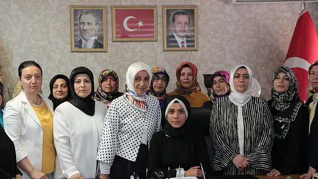 Ak Parti Kadın Kolları Srebrenista Katliamını Unutmadı