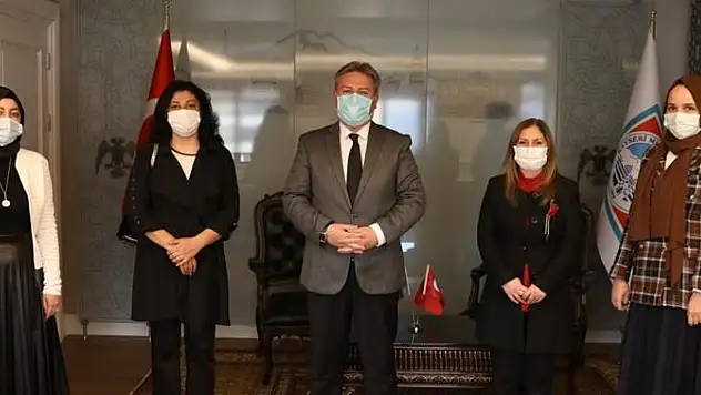 AK PARTİ KADIN KOLLARINDAN BAŞKAN PALANCIOĞLU'NA ZİYARET