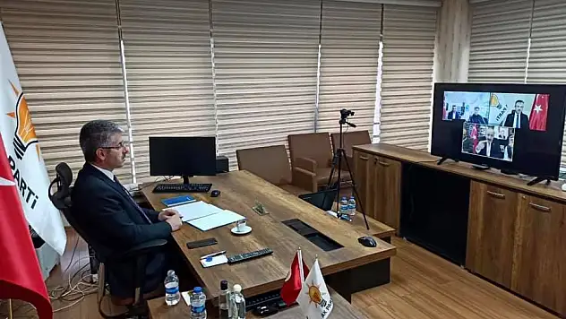 AK PARTİ KAYSERİ İL BAŞKANI ÇOPUROĞLU, ODA BAŞKANLARIYLA TELEKONFERANS GÖRÜŞMESİ YAPTI