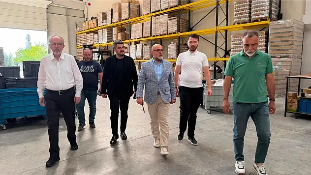 AK Parti Kayseri Milletvekili Cıngı'dan Auran Kozmetik'e ziyaret