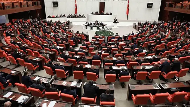 AK PARTİLİ VEKİLDEN MECLİSTE SKANDAL SÖZLER