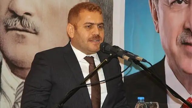 AK Parti'nin Adayı Seyit Onbaşı'nın Adını Unuttu: Çavuşun Adı Neydi Ya