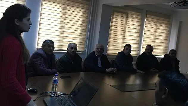 AKKIŞLA'DA MAHALLE MUHTARLARINA 'ŞİDDETİ ÖNLEME' EĞİTİMİ VERİLDİ