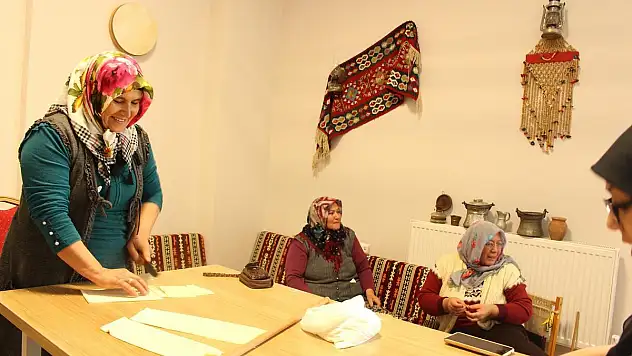 Akkışla'lı annelerden kahraman askerlere mantı
